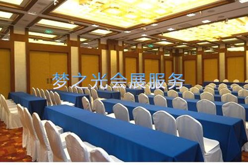 蓮湖室內長條桌租賃與夢之光會展服務 打造專業(yè)會議與活動的基石